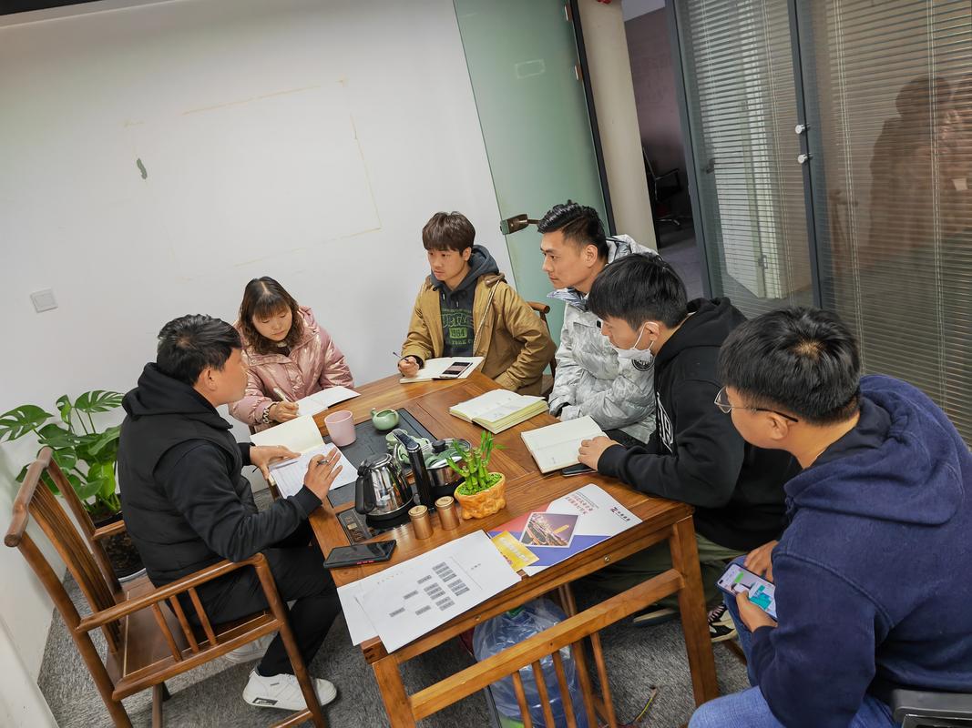 材料销售;机械设备销售;五金产品零售;健康咨询服务